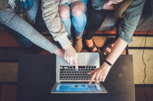 10 Essential Elements of an Effective Email Footer Design